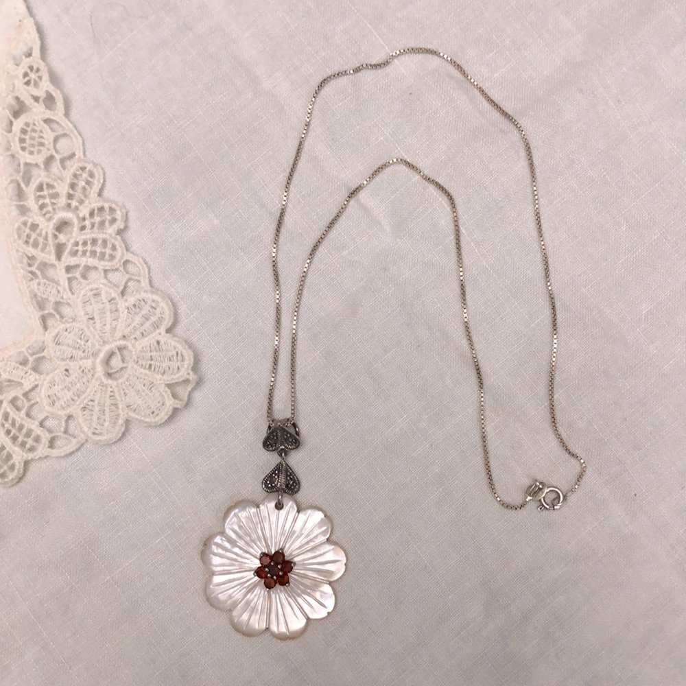 Mother of pearl with garnet necklace